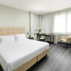 King, By R Collection Hotel